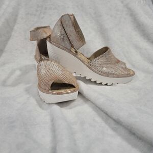 Fly London Yake Metallic Leather Wedge Sandals Women's Size 7.5 EU 37
